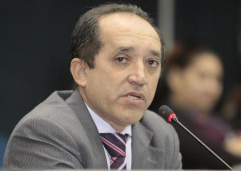 CCJ analisa projeto que prevê divulgação de vagas em creches